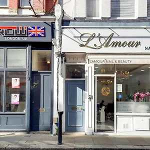 Immaculately Presented 1 Bed Apartment *