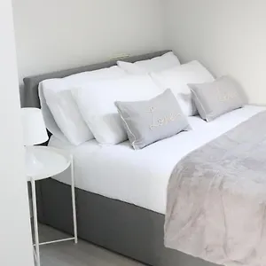 Apartment Twelve Thirty Serviced - 1 Croydon *