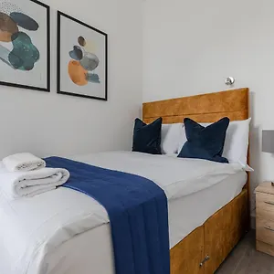 Apartment Dainty 2bd Flat In Greater London