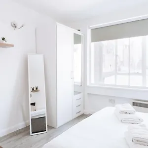 Modern Cozy Studio Flat In Zone 1.