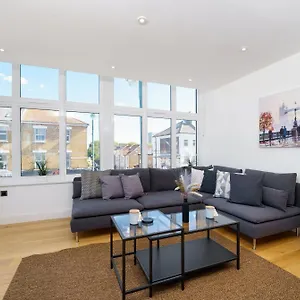 Panther House By Oval London