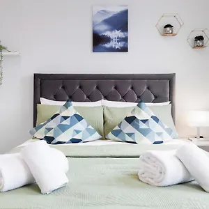 Crystal Palace Suites * London
