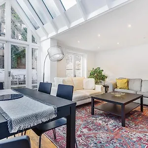 Sunny, 2bed 2bath, Garden Near Hyde Park Apartment London