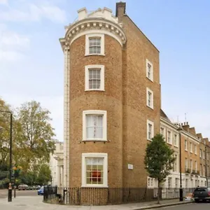 Warwick Sq, Apartment London