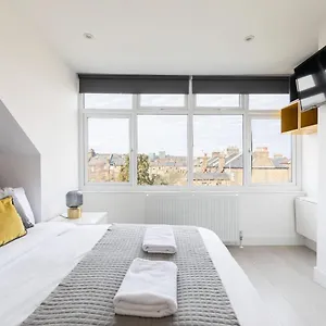 Anson Modern And Spacious Loft