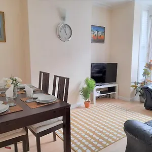 Devonshire House-3.3ml From Wimbledon Centre Court