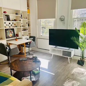 Cozy In Hampstead Heath Apartment *