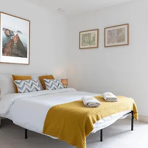 Spacious 2 Bed In Location Apartment