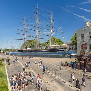 Apartment Thames View & Free Parking - Perfect Long Workers Only