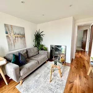 The Loft Queens Park Apartment *