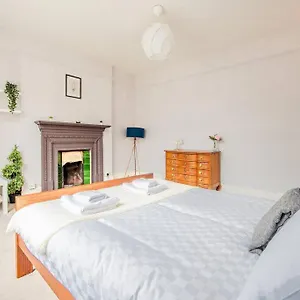Apartment Bright Spacious Maida Vale Flat 5 - Minutes From Station London