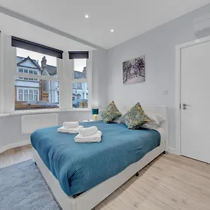 West Drayton Stays - Heathrow *