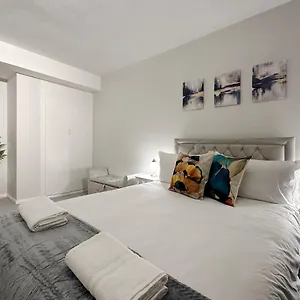 Apartment Zoey Place Near Thames River - 2 Double Beds, 1 Single Bed, Spacious, Ideal For Families London
