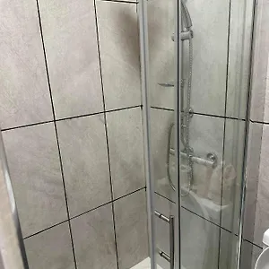 Charming 1-bed In 8 Apartment