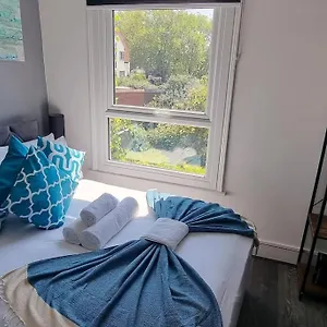 Modern 1bedroom In Center *