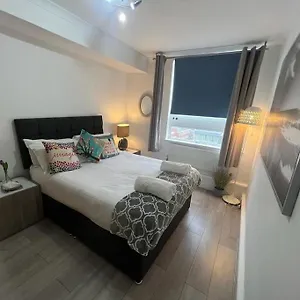 Apartment 2 Bedroom Flat In