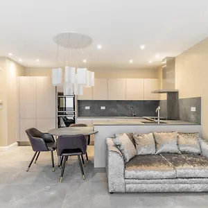 Modern&luxurios 1 Bed Apartment-prime Location. Apartment