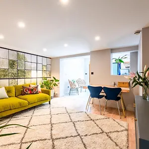 Apartment Pass The Keys Serene Hideaway In West London