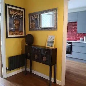 Heart Of Stoke Newington Apartment London