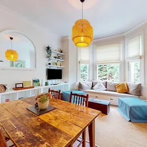 Beautiful 1 Bedroom In Shepards Bush Apartment