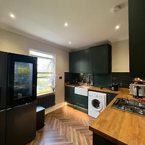 Luxe & Cozy Muswell Hill Beautifully Presented Free Parking * London