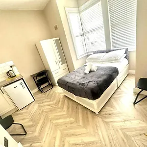 Guest house Harrow - Ha3 London Hatch End