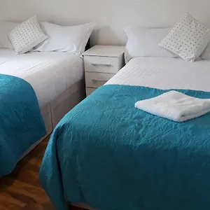 13 Vale House Apartment