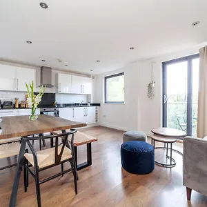 Apartment Arte Stays: Nordic Minimalist Flat Near Hackney Downs *