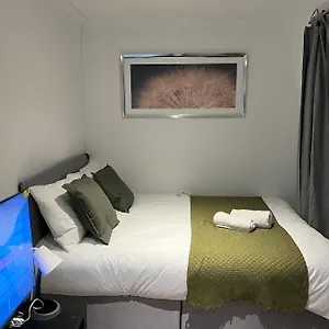 3 Bedroom Flat In King's Cross, St Pancras's. 8 People