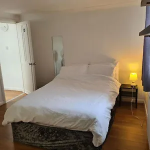 Tower Bridge Central: 4-bed House With Parking For 9 *