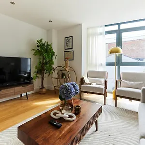 The Islington Place - Stunning 2bdr House *