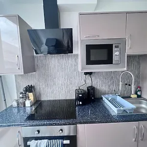 Flat 3, 417 Fulham, 2 Bedroom, 1 Bathroom Flat London