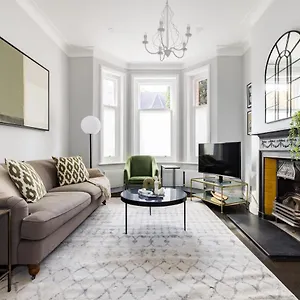 The Streatham Hill Wonder - Spacious 4bdr House With Garden And Terrace Apartment *