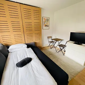Apartment Spare In Peaceful Neighbourhood Near The Centre Of *