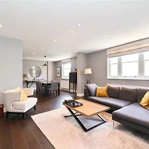 Large 3 Bedroom Covent Garden London