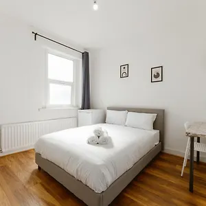 Guest house Leyton Comfy Double -50 *