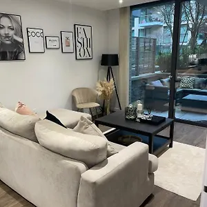 One Bed In Central * London