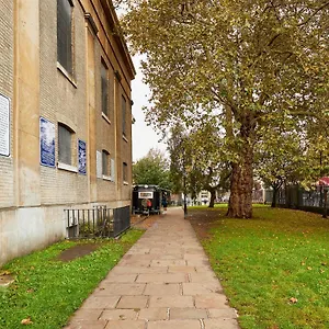 Parea Living - Brixton, Serviced Apartment, Remote Working