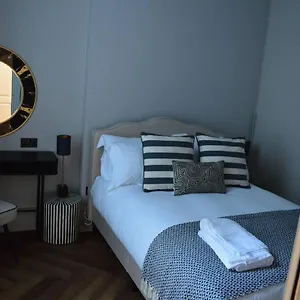 Stunning 2 Bedroom In London's Chelsea *