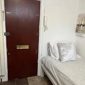 Private Cosy Knightsbridge Studio *
