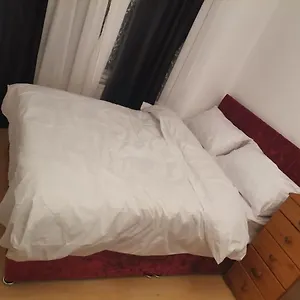 Single Near Seven Kings Train Station Homestay *