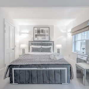 Tottenham Court's House - 2 Bed