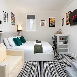 Highbury & Islington Hub * London