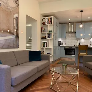 Apartment Hyde Park 3bed With Patio As Seen On Tv House Hunters International