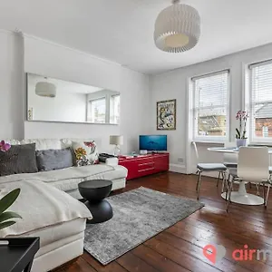 West Kensington 2bed Flat