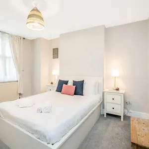Pass The Keys Break Holiday home London