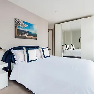Arcore Premium Apartments: Mayfair Apartment