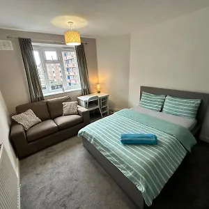 Guest house Karen House R3