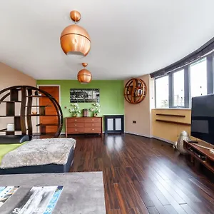 Magnificent 2 Bedroom Flat, Caledonian Road *