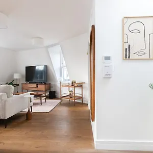 Apartment Luxury 2 Bedroom Duplex Penthouse Covent Garden Holborn *
